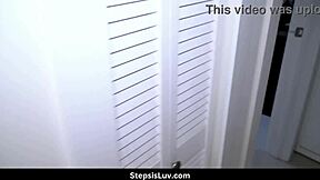 Nola Exico risikerer det med Johnny Love