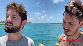 Ζεστός λατινομορφος γκέι σεξ στην παραλία με Rob Silva Ken!