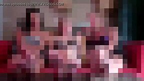 Karmen, šutiračica jaja, razbija jaja u intrigantnom prikazu moći i bola.