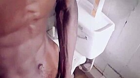 Stor svart kuk! Åpen utfordring til damer som kan håndtere denne monsterkuken!