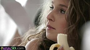 Rozkošná euro amatérka jezdí na ptáku svého milence tak dobře... 🔥