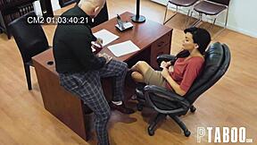 Kancelária zachytená na páske s Becky Bandini, človeče, som taký v háji teraz...