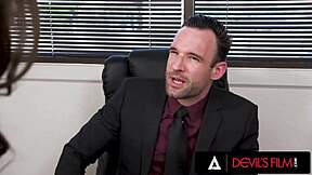 Devils Film - April Olsen krijgt kut en kont hard gestoten op kantoor