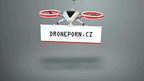 Güzel Candy Black banyoda gizli kamera ile yakalanıyor