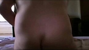 Naš črni sosed pravi: Lastim rit tvoje žene v tem bareback skupinskem fetišu.