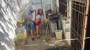 Přišel jsem domů a neodolal prdeli své nevlastní dcery v sukni!