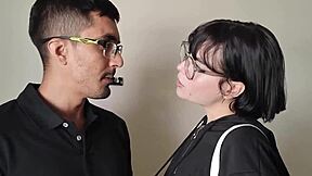 Kimiko Cek Kamar Sewa Baru, Tak Termaafkan