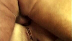 mummo sukissa himoitsee retro-kermaa hänen vaalealle takapuolelleen