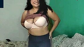 Juoksin katuilla kurvikkaaseen naapuriini ja vein hänet kotiin hauskoja kuvia varten