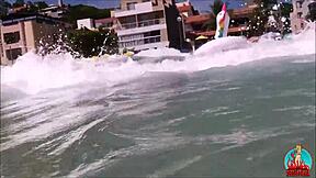 Hej, min man, enhörning och jag knullar på den offentliga stranden med heta vibbar