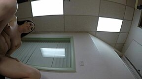 Veronica Valentine zdrži umazano kasting POV z raztrganimi oblačili in kapljanjem