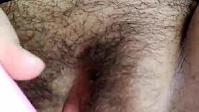 Perché aspettare il ragazzo quando puoi masturbarti ora?