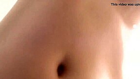 Lei si fa leccare la figa a fondo prima che il vicino la scopi duro