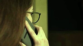 Sabina Rouge i Madi Meadows palcują nawzajem mokre cipki w lesbijskim studium