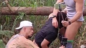 Cowok Muda Bareback di Hutan Sambil Ngerekam Rahasia