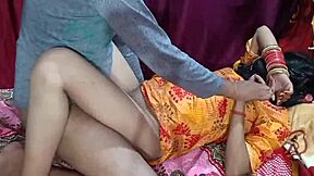 فتاة الجارة تدعوني لعمل سرير في المنزل! 😍