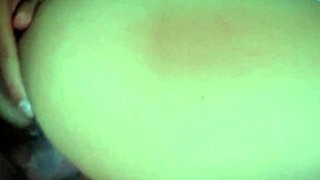 În biserica catolică, preotul face sex cu sora lui vitregă și se roagă lui Dumnezeu