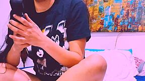 Bluee, η Ισπανίδα Καφέ Νοικοκυρά, Παίζει με την Πούτσα της για τους Θαυμαστές