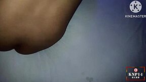 Thai milf saa pamput kylpyhuoneessa kreampien kanssa, sitten taas sängyllä lisää spermaa.