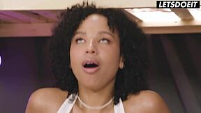 Hey, Romy Indy, pelacur kerinting, tersekat bawah katil, nak dikongkek dalam?