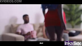 कोलंबिया की एबोनी ह्यूज गैंड वाली दो गे बेस्ट फ्रेंड्स के साथ हुक अप करती है