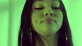 Di Belakang Tabir, Latina Dapat Pantat Besar Dijilat dan Pussy Dimakan Dalam Adegan Lesbian