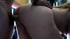 Dando audazmente una mamada y follada perrito a mi hermanastra después de que quiso jugar juegos