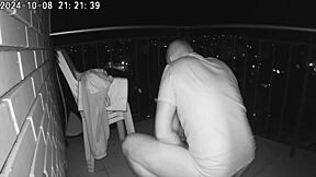 Se denne lækkede video af ven der knepper min kone i det offentlige?