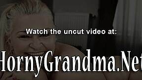 Hey, schau diese reife Lady mit Brille, deren Pussy geleckt wird