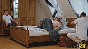 Cuck4K：看着我的妻子和医生感觉好原始