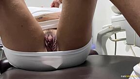 젠장, 이 곡선 미녀 밀프 파비 드러몬드 치과 검사 갔는데 결국 세게 신음해!