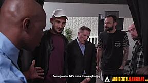 Možeš li da veruješ da je Whitney Wright grupno pojebana od obezbeđenja?