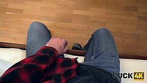 Cuck4k těsná kundička bere cizího ptáka, manžel kouká s malým 18+ ptákem