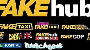 Falsk taxi russisk skilt Kristina Grace i strømper