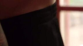 Store pupper kurvig Cali Carter får XXX massasje med oljet riding og cumshot