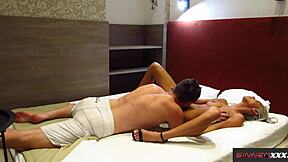 ラティーナVeronica Lealとのワイルド冒険、ランジェリー姿