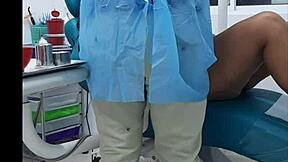 Η συνάντησή μου με τον οδοντίατρο τελείωσε με το μεγάλο του πουλί στο στόμα μου.