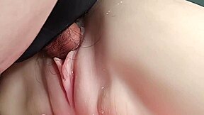 Vou foder a buceta depilada dela com força