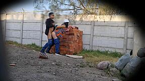 Gadis Latin Ngebut Memek Ketat ke Bos Meksiko Outdoor di Rekaman CCTV