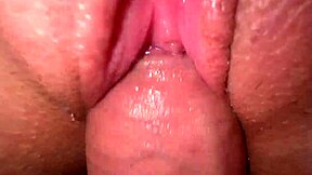 Ngentot Istri Teman Dekat, Dia Squirt Empat Kali