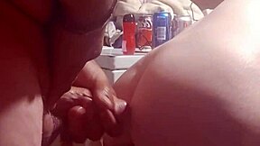 Fru och jag busar i shorts, leder till saftig fitta och kuk-lek