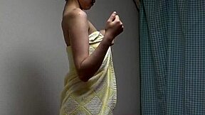 Akane Iruma melepas leotard untuk mandi panas