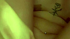 Είναι η Rosinha η υποτακτική σου γειτόνισσα που λατρεύει να της γαμάνε τον κώλο και να της δακτυλίζουν την πούτσα μέχρι να στάζει;