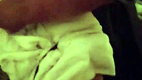 Nemůžu uvěřit, jak tenhle fleshlight cítí jako skutečná kunda, je tak intenzivní a teplý