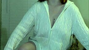 Cantik Lawan Mesin Fuck dengan Tits Alami Besar dalam Trailer Orgasm Liar