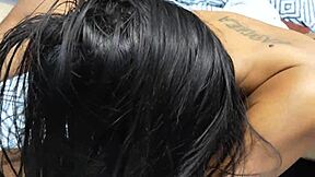 Hermanastra da mejor masaje a polla, wow