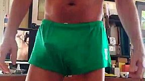 Perverse Papifachero och Captainhooknyc älskar sexig utrustning och wrestling.