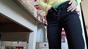 Yo, Stiefschwesters Solo-Masturbation mit wilden Orgasmen ist unglaublich