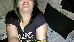 גילוי צ'אט טינדר של אחות חורגת מוביל לזיין פנים אינטנסיבי וזריקה