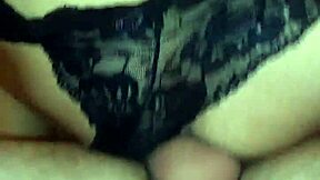 Żona oddana kochankowi na wytrysk na twarz w karaibskim spotkaniu